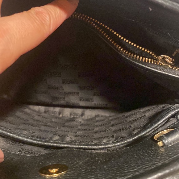 Michael Kors Handbag! - Picture 3 of 5